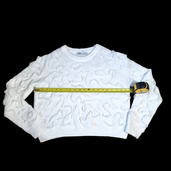 Zara Ruffled Sweater - Picture 3 of 7